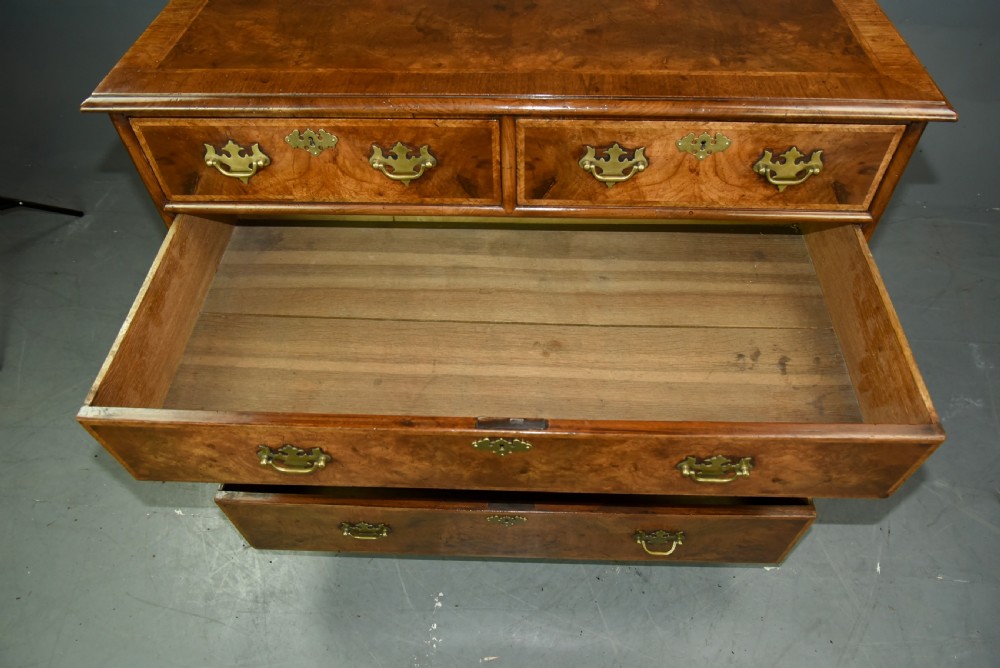Antique Georgian walnut chest of drawers  View VII