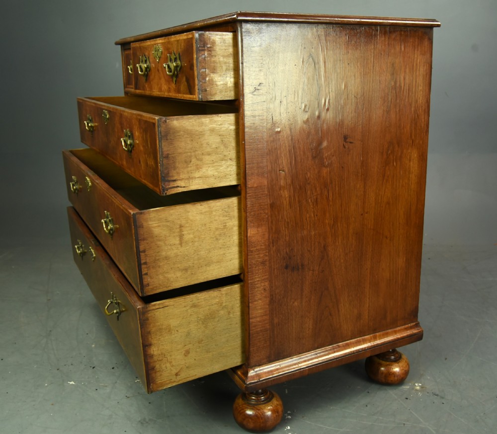 Antique Georgian walnut chest of drawers  View VIII