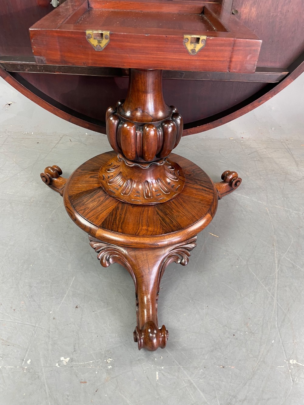 Rosewood dining table  View VIII