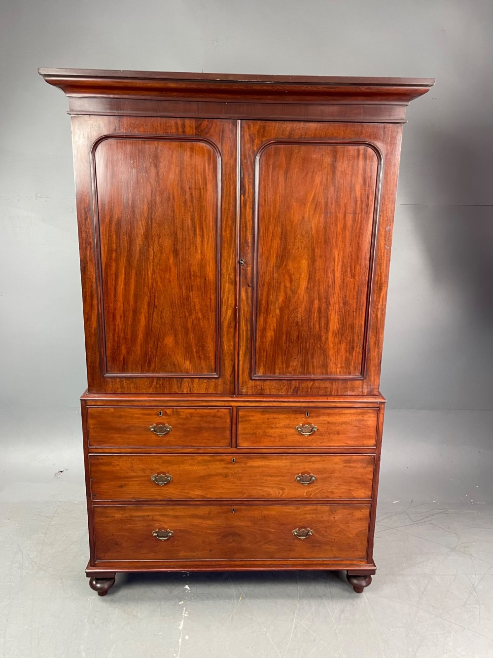 Victorian gentlemans wardrobe 