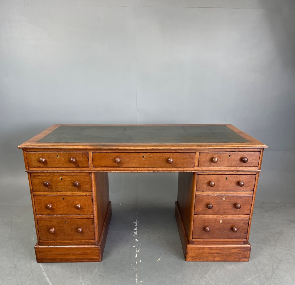Victorian oak pedestal desk 