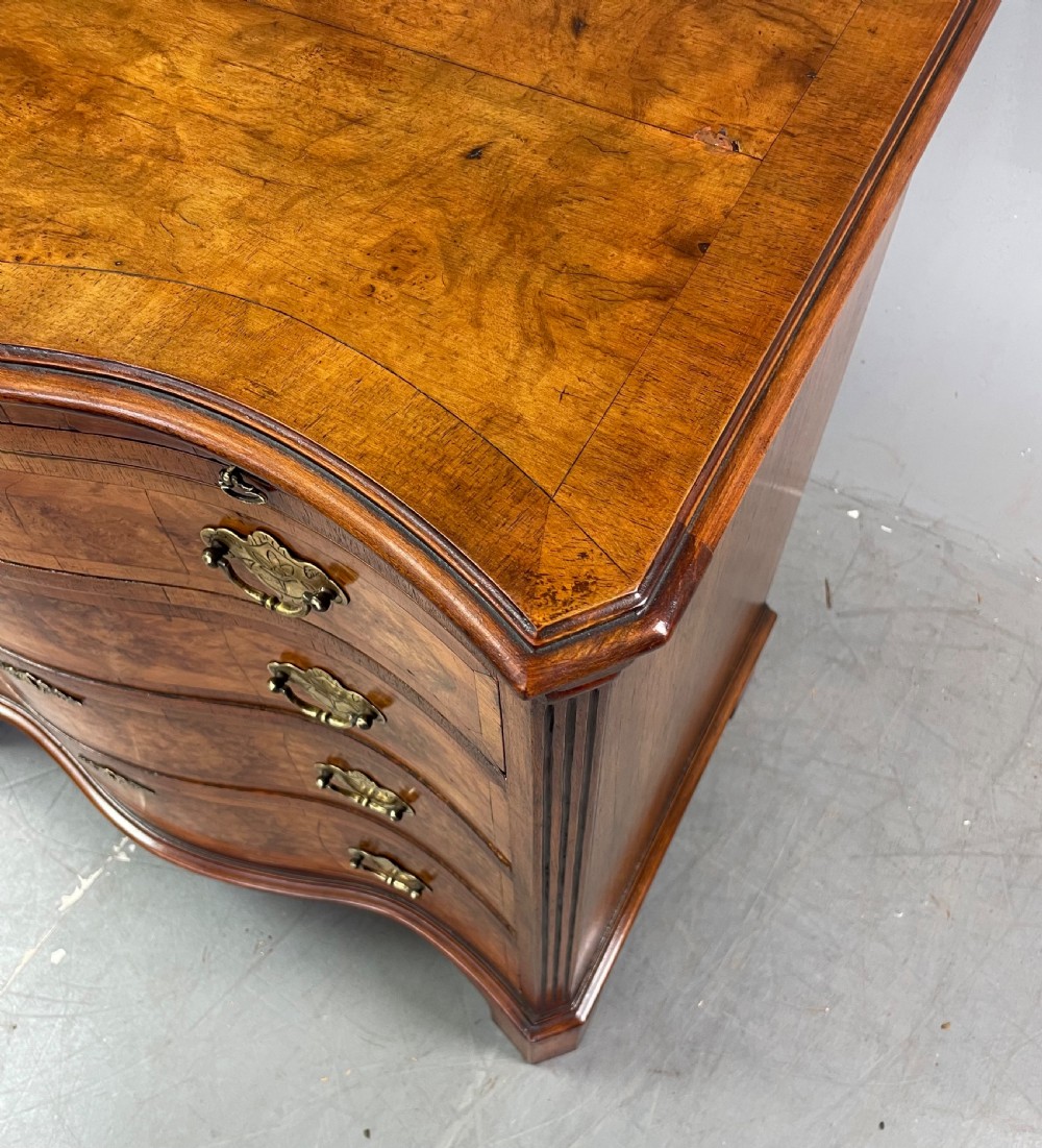 walnut Serpentine chest of drawers  View VII