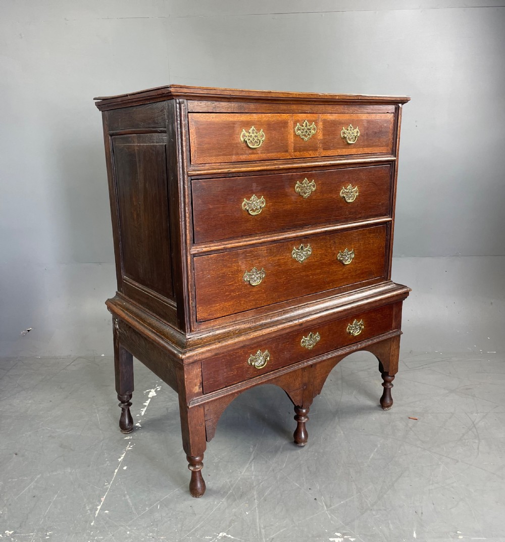 18th century oak chest of drawers  View II