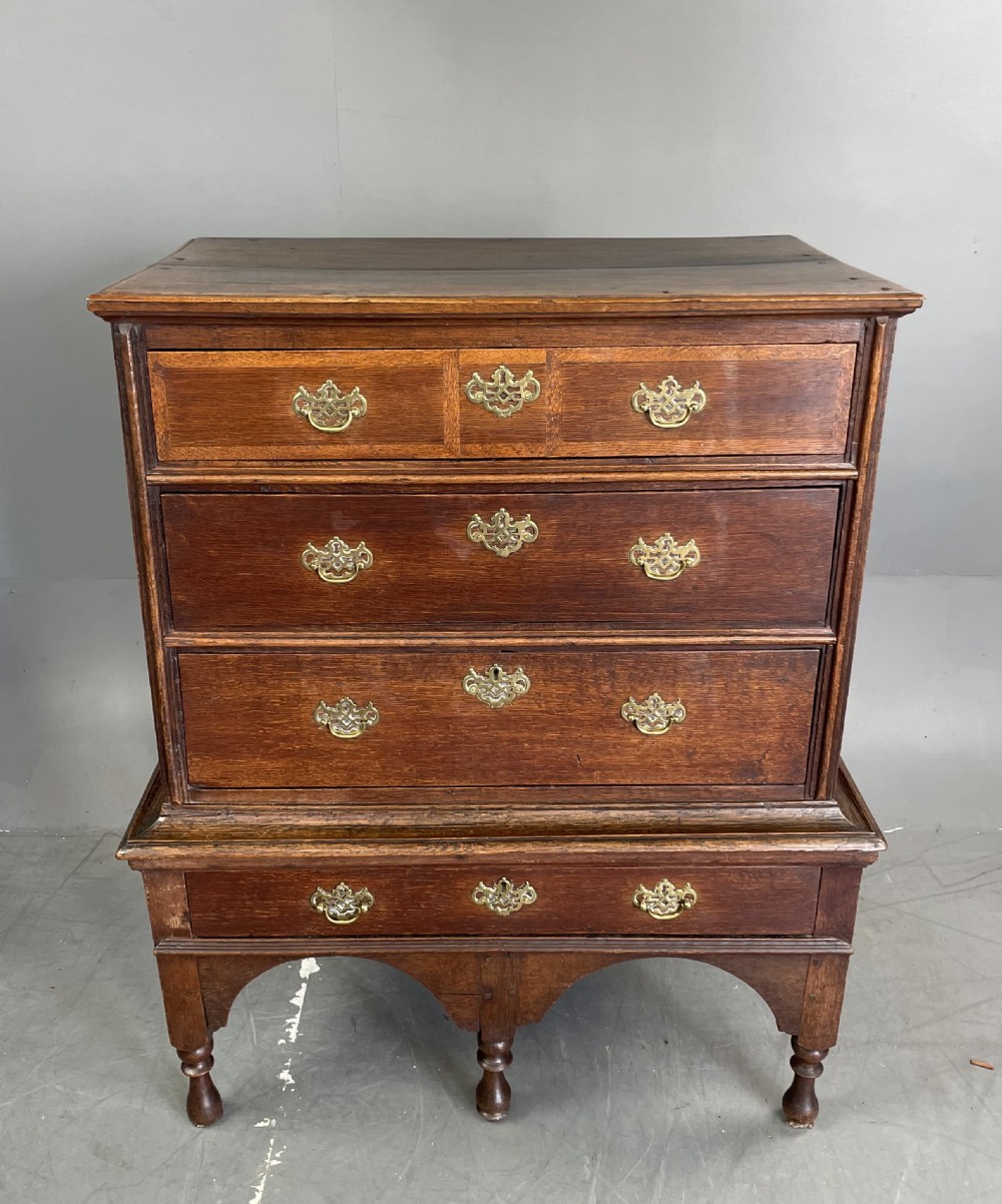 18th century oak chest of drawers  View III