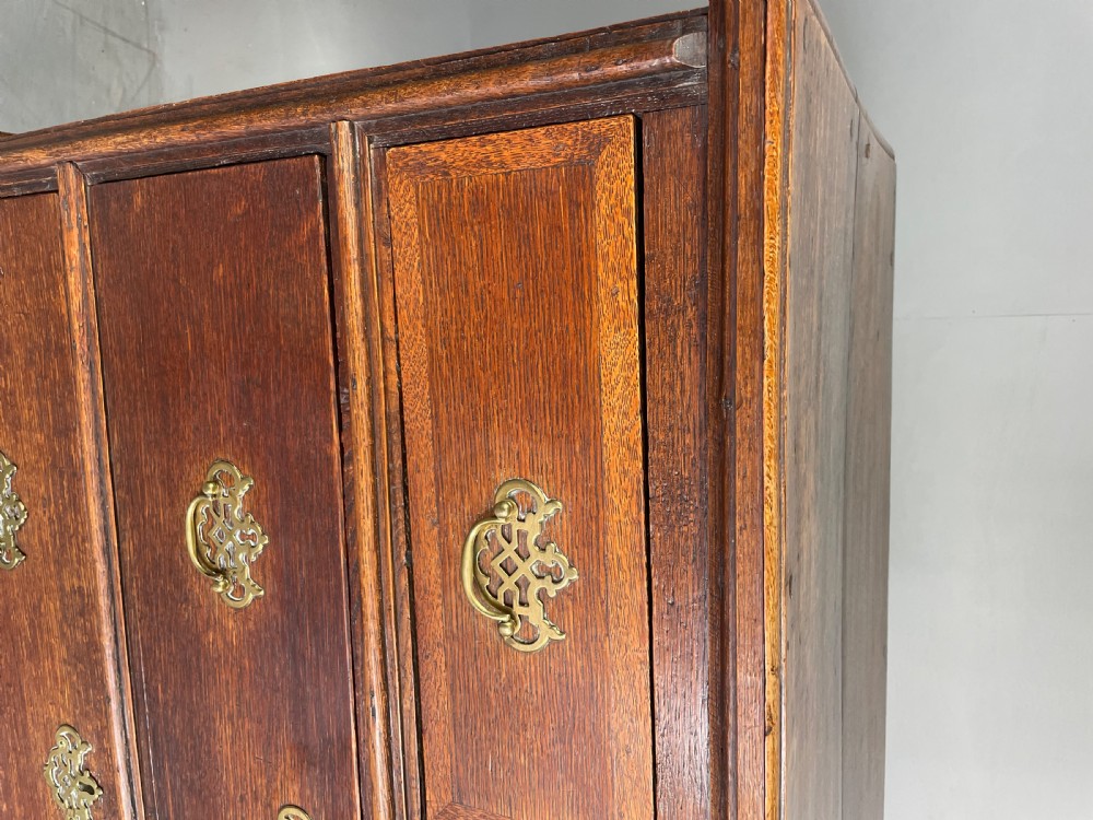 18th century oak chest of drawers  View IV