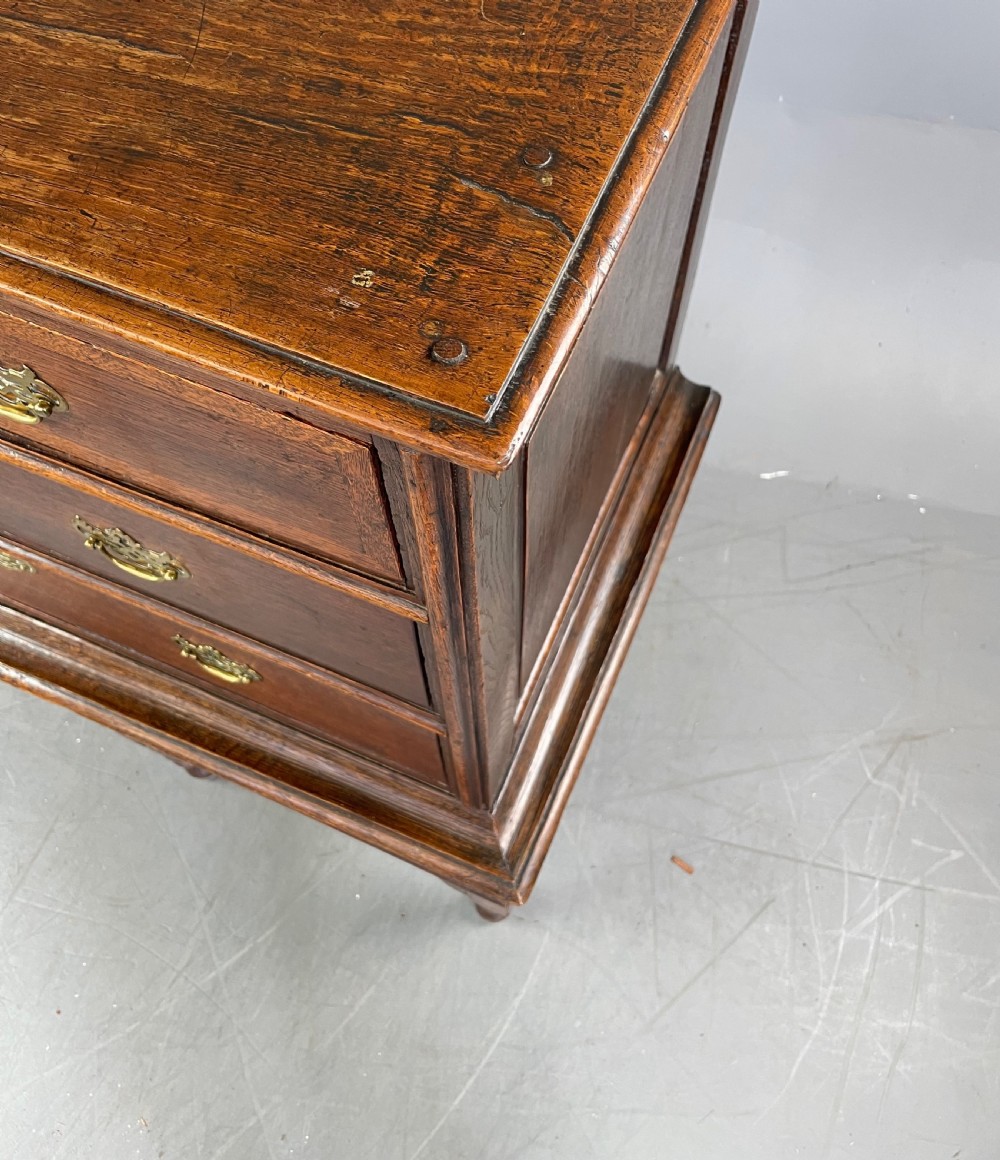 18th century oak chest of drawers  View VI