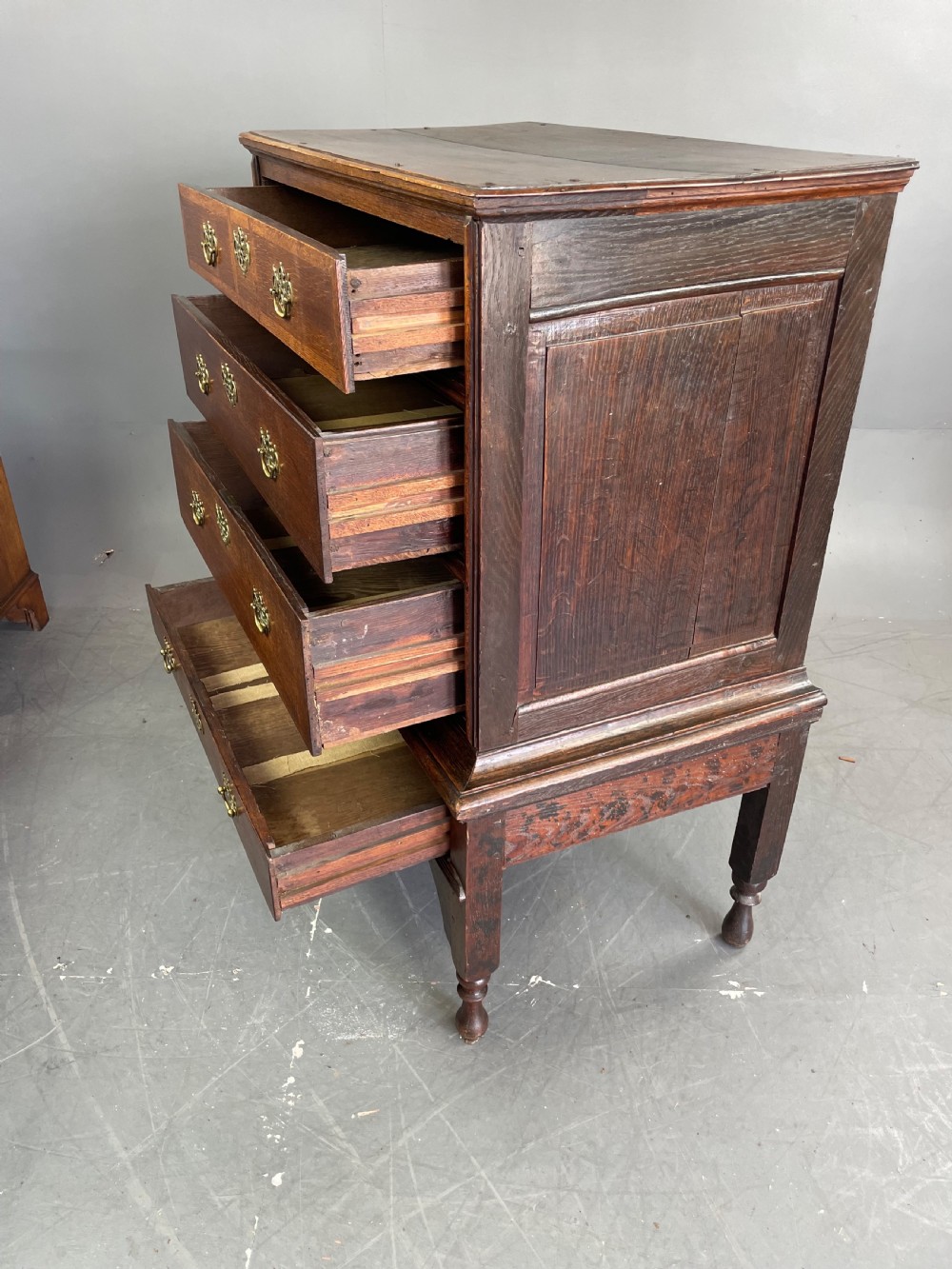 18th century oak chest of drawers  View VIII
