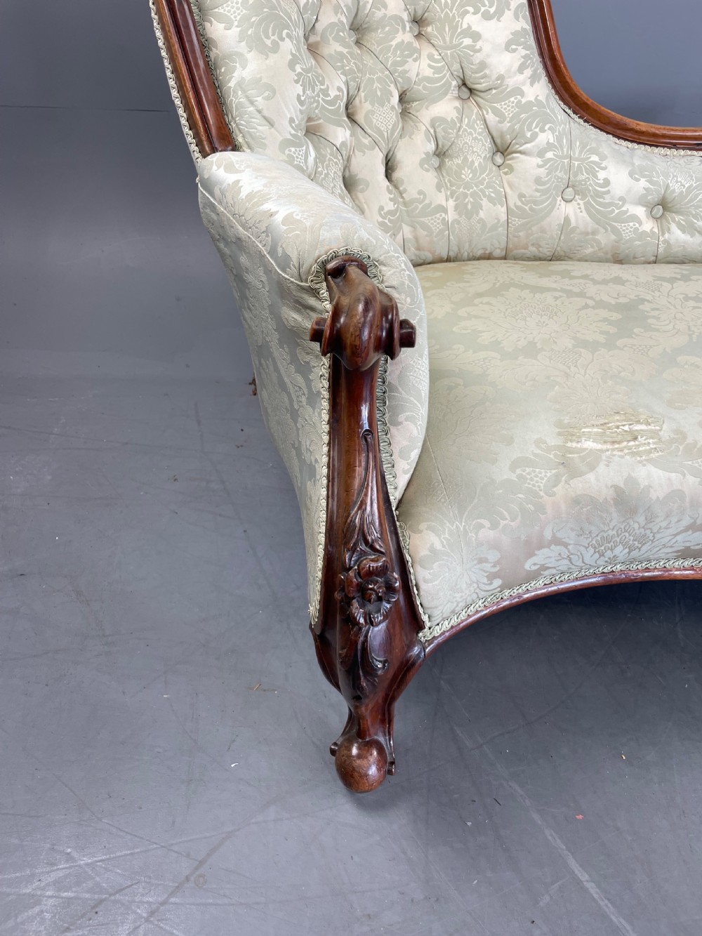 Victorian rosewood chaise longue  View IX