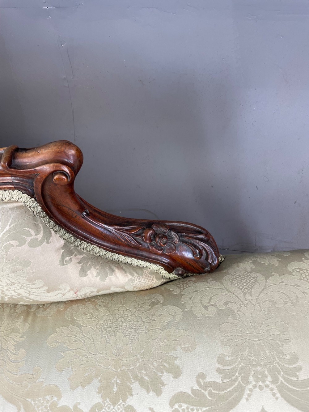 Victorian rosewood chaise longue  View XI