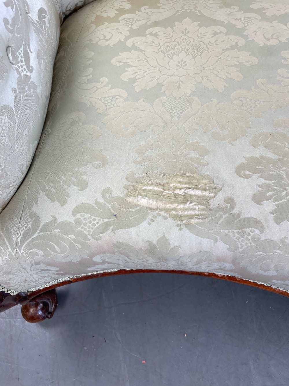 Victorian rosewood chaise longue  View XIV