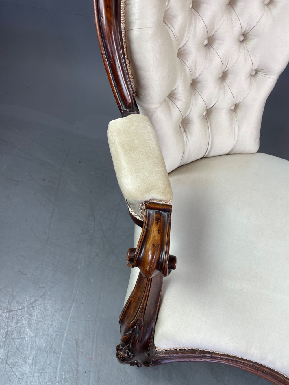 Victorian mahogany double end sofa chaise  View IX
