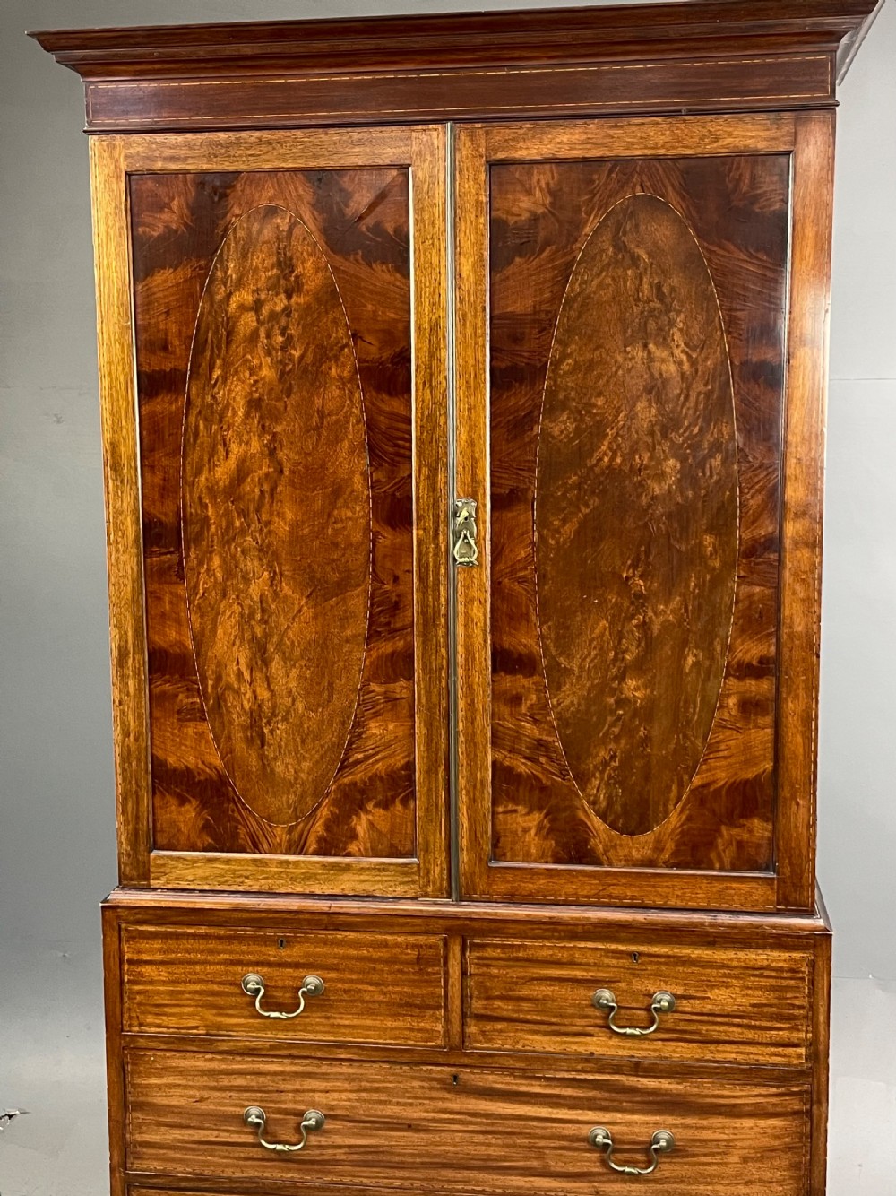 Mahogany linen press  View VI