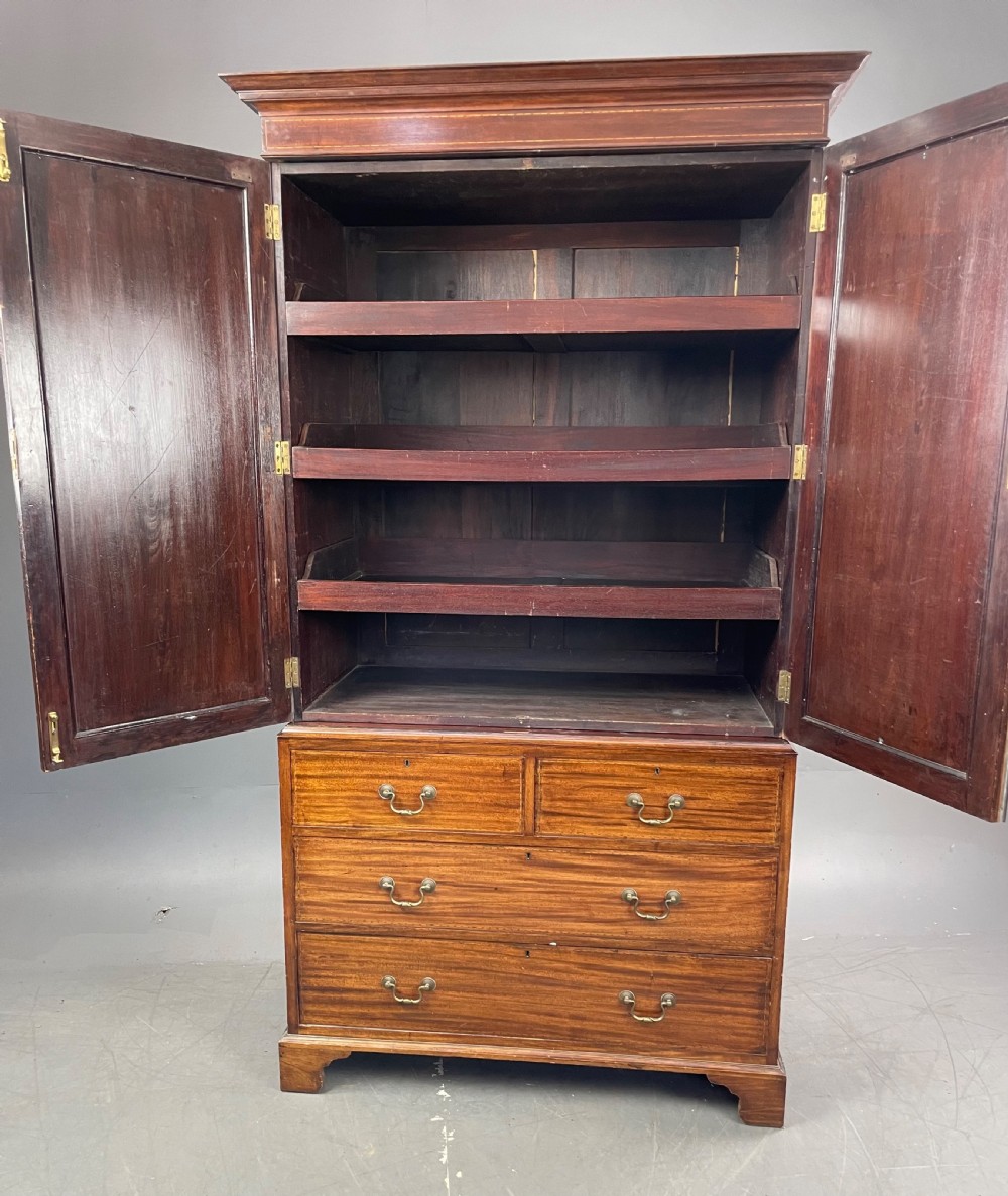 Mahogany linen press  View VII