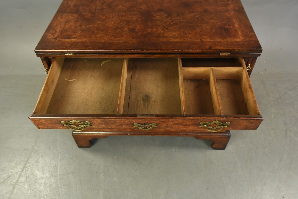 18th century burr walnut bachelors chest of drawers  View VIII