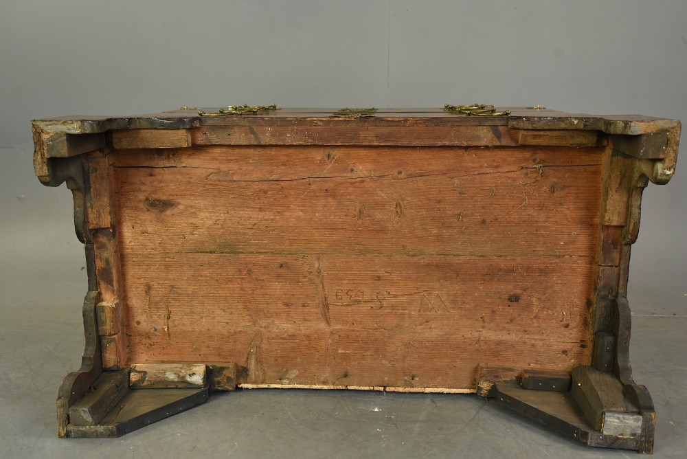 18th century burr walnut bachelors chest of drawers  View XIII