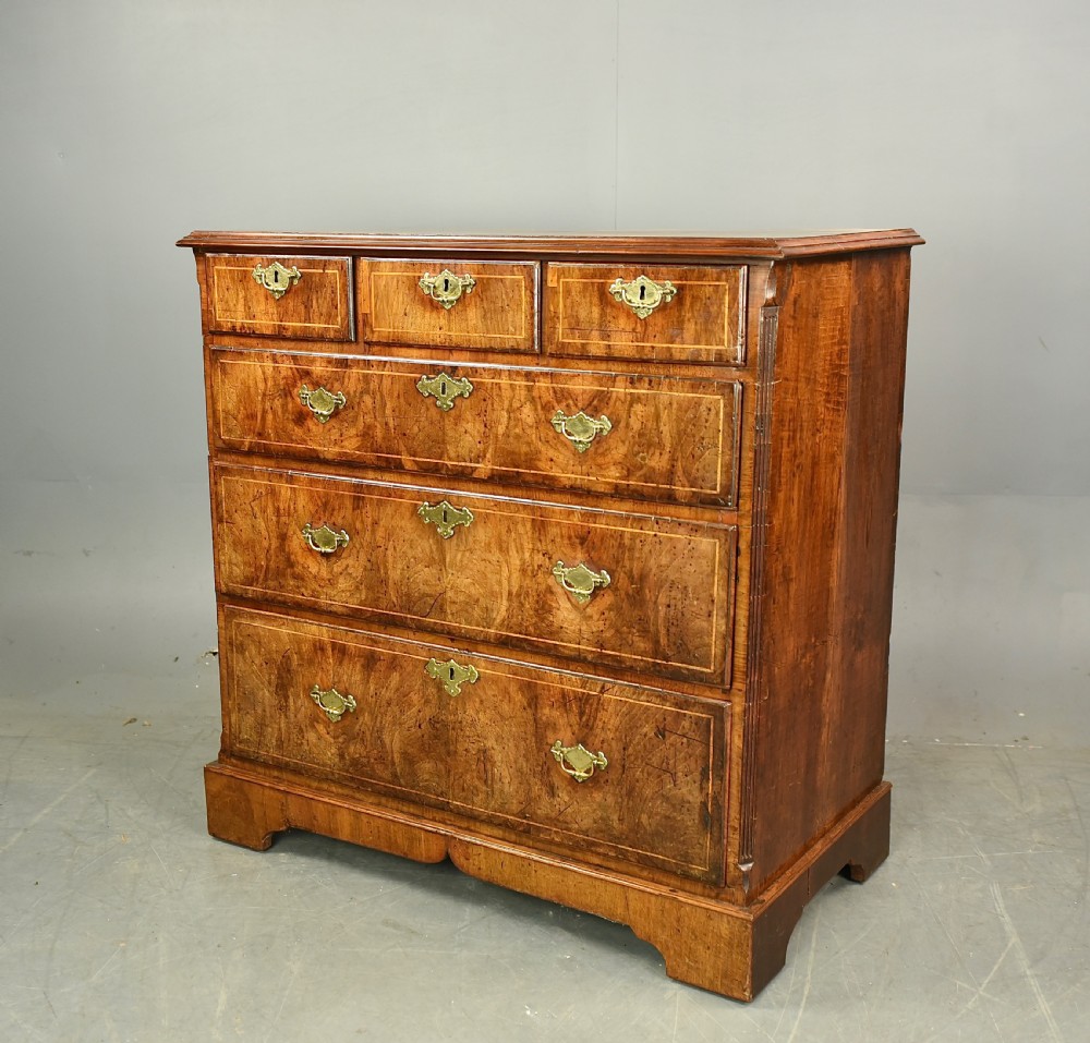 early 18th century walnut chest of drawers 