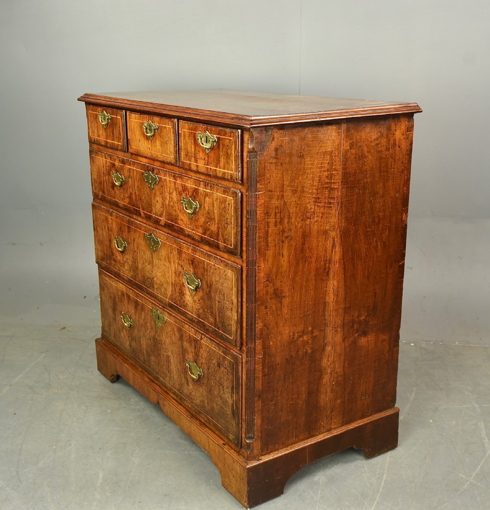 early 18th century walnut chest of drawers  View III