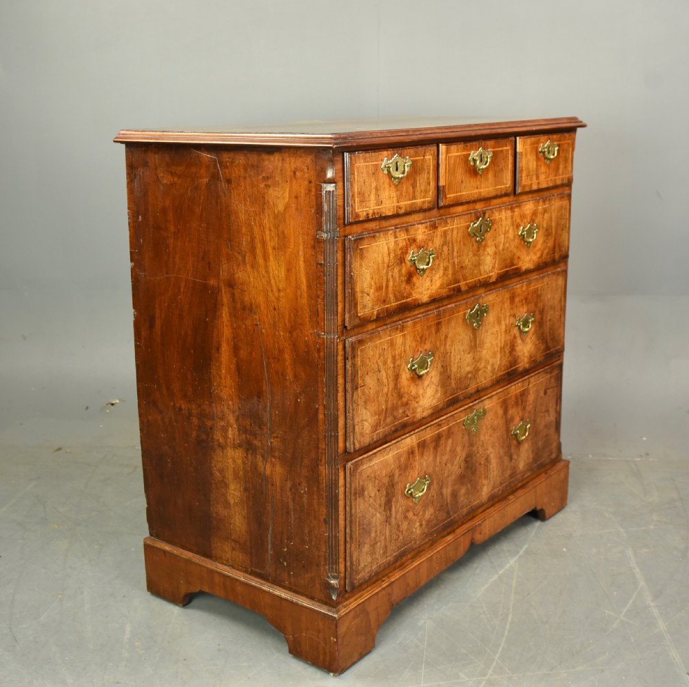 early 18th century walnut chest of drawers  View IV