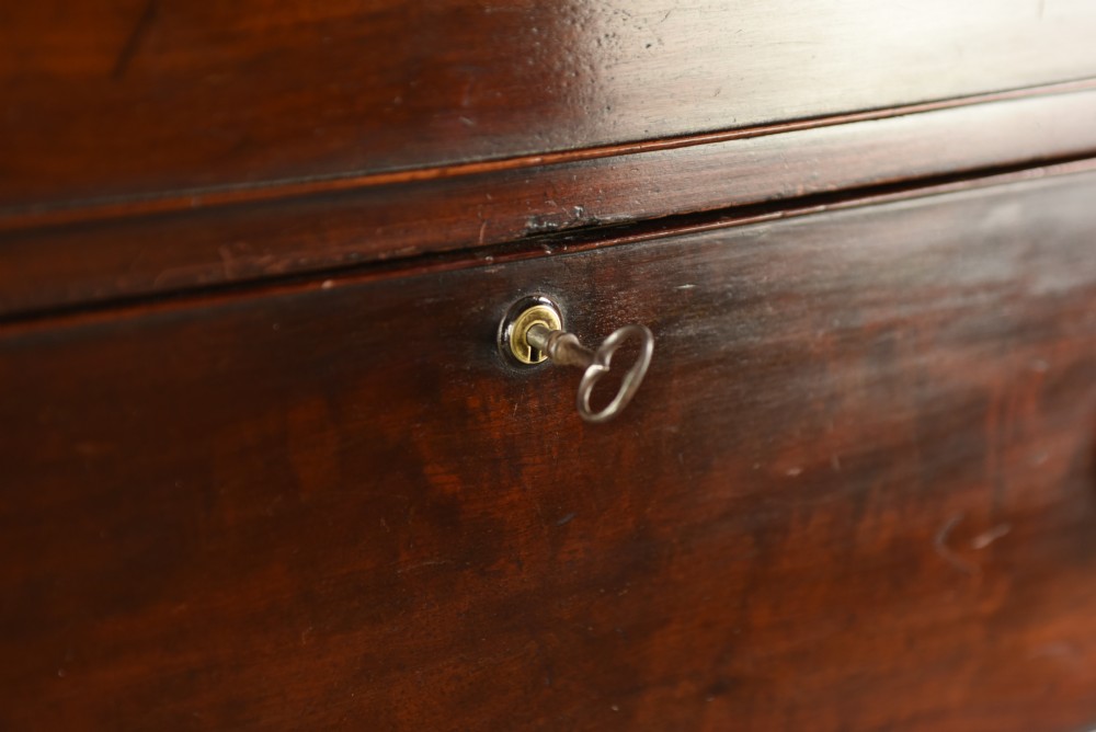 Large 19th century mahogany chest on chest  View VIII