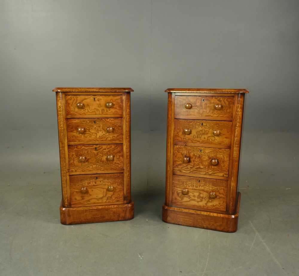 Pair of Victorian bedside chests of drawers 