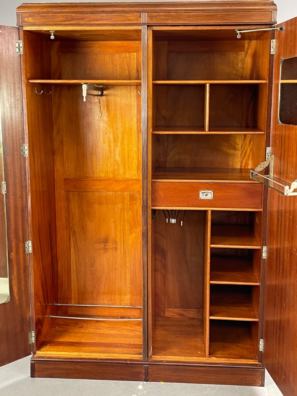 Mahogany compactom double wardrobe  View II