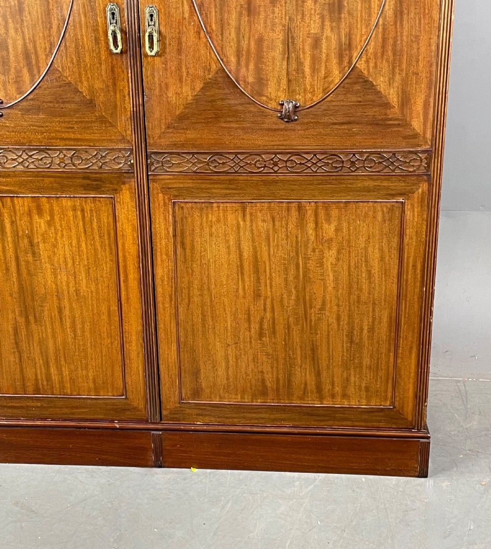 Mahogany compactom double wardrobe  View IV