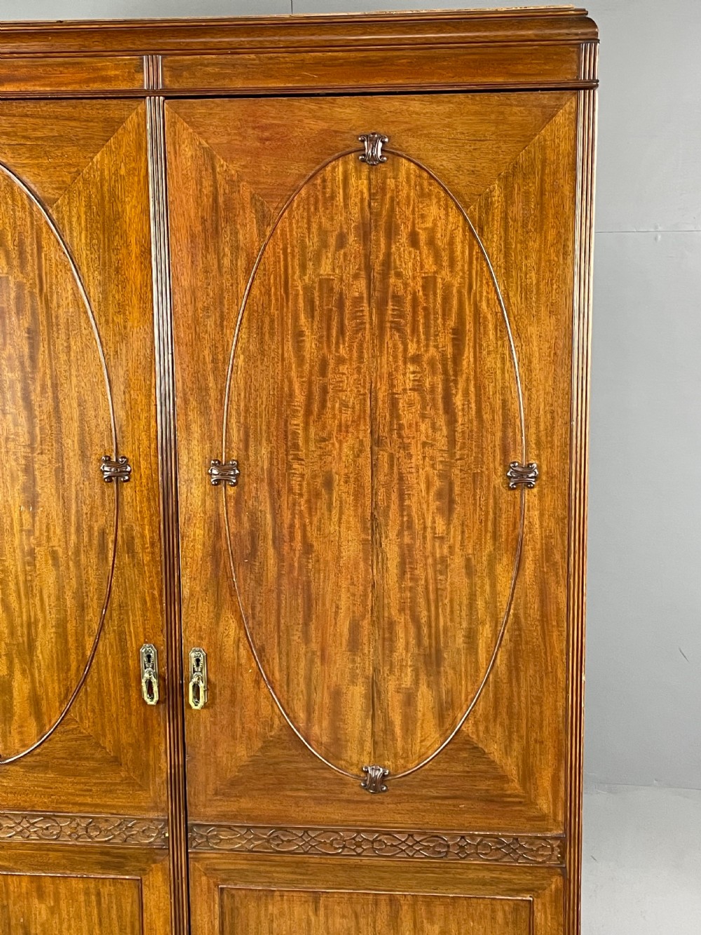 Mahogany compactom double wardrobe  View VIII