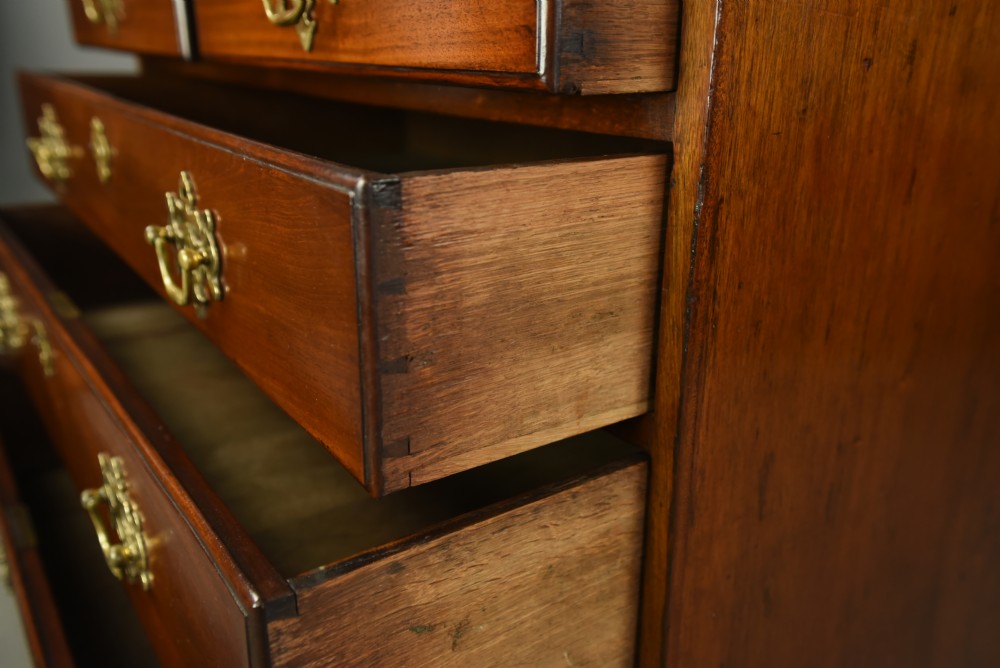 Georgian mahogany chest of drawers  View VI