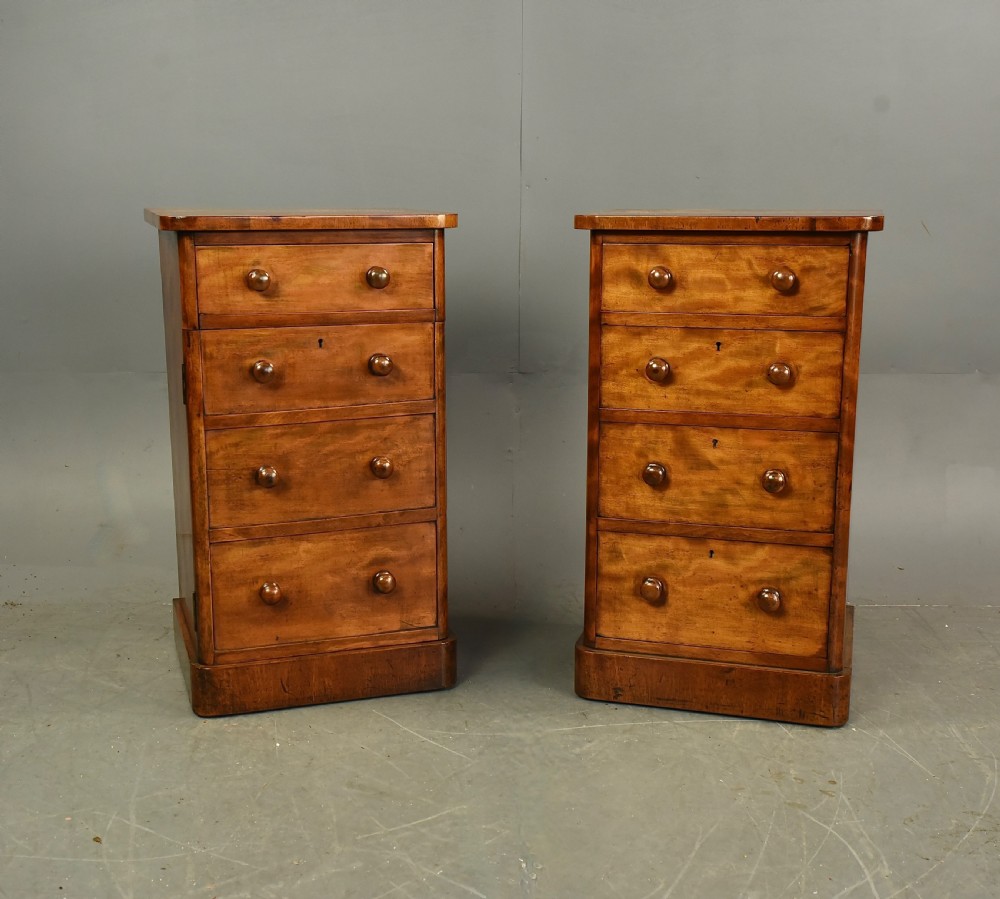 Pair of Victorian bedside chests of drawers 