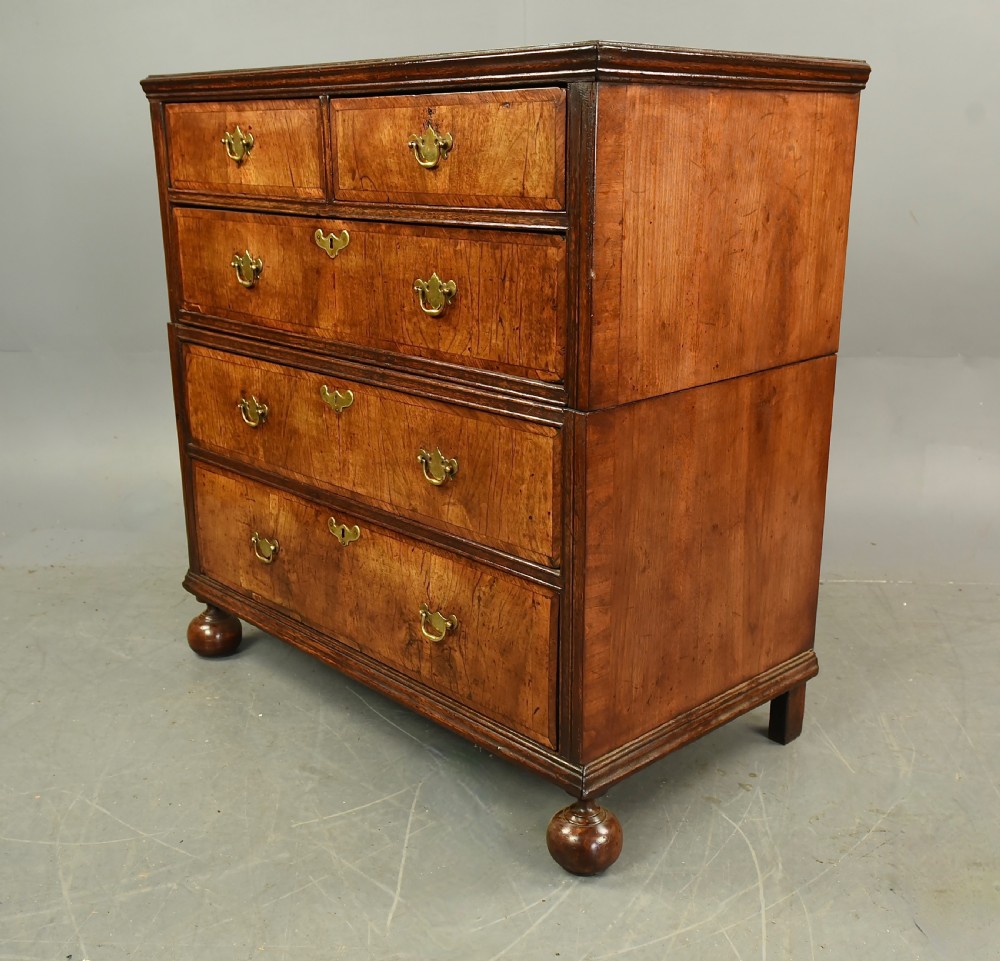 18th century Georgian  walnut chest of drawers  View III