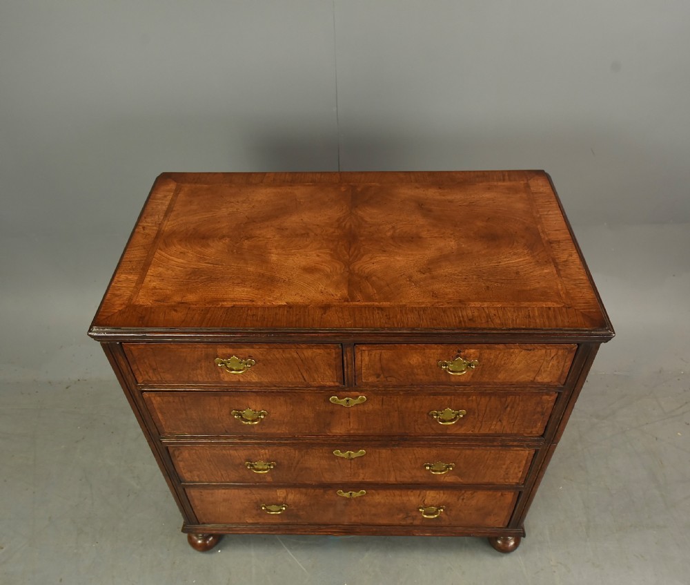 18th century Georgian  walnut chest of drawers  View IV