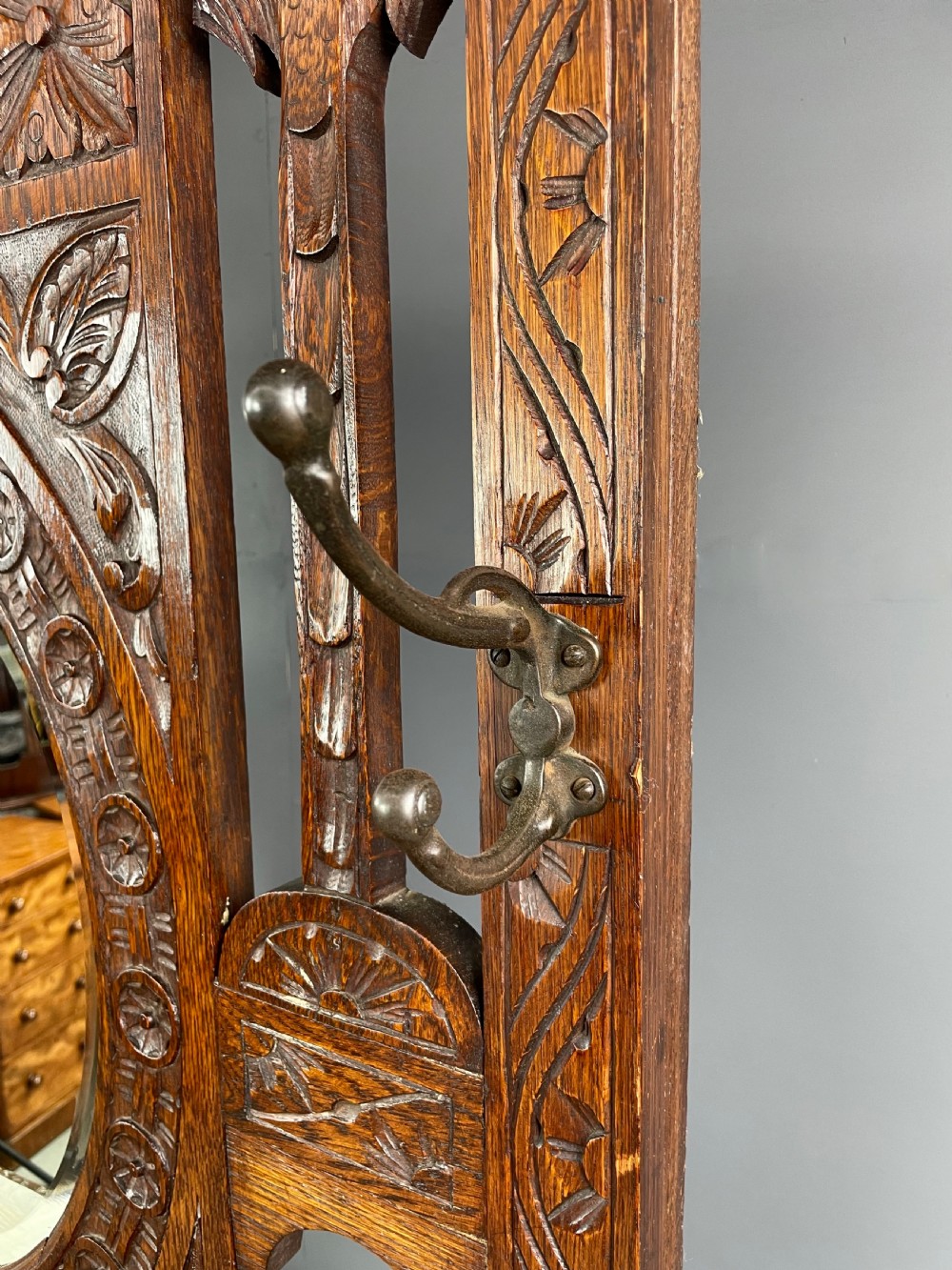 Victorian carved oak green man hall stand  View VII