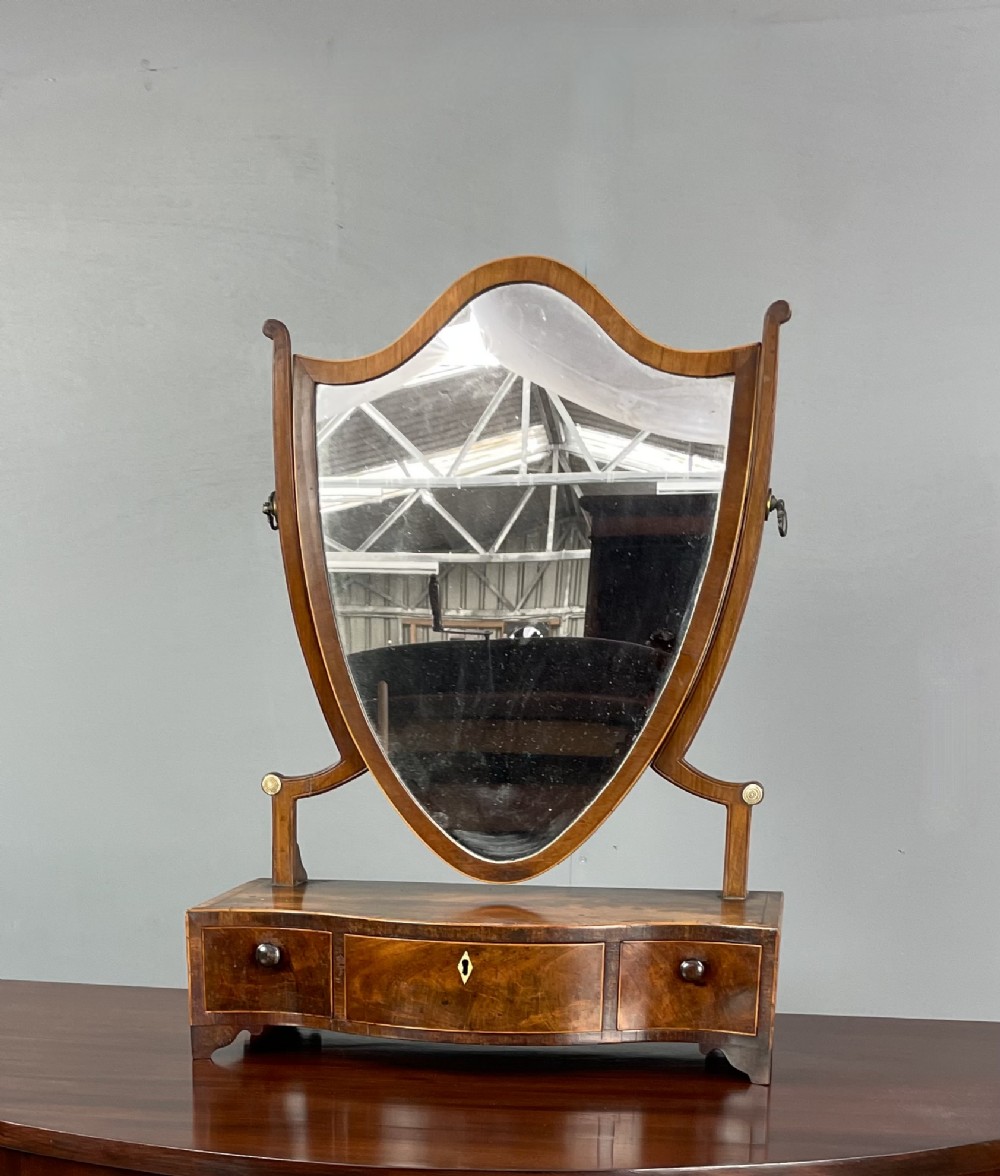 Georgian mahogany dressing table mirror or toilet mirror