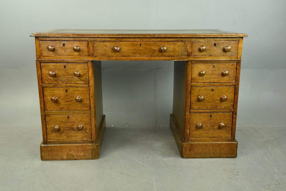 Victorian oak pedestal desk 