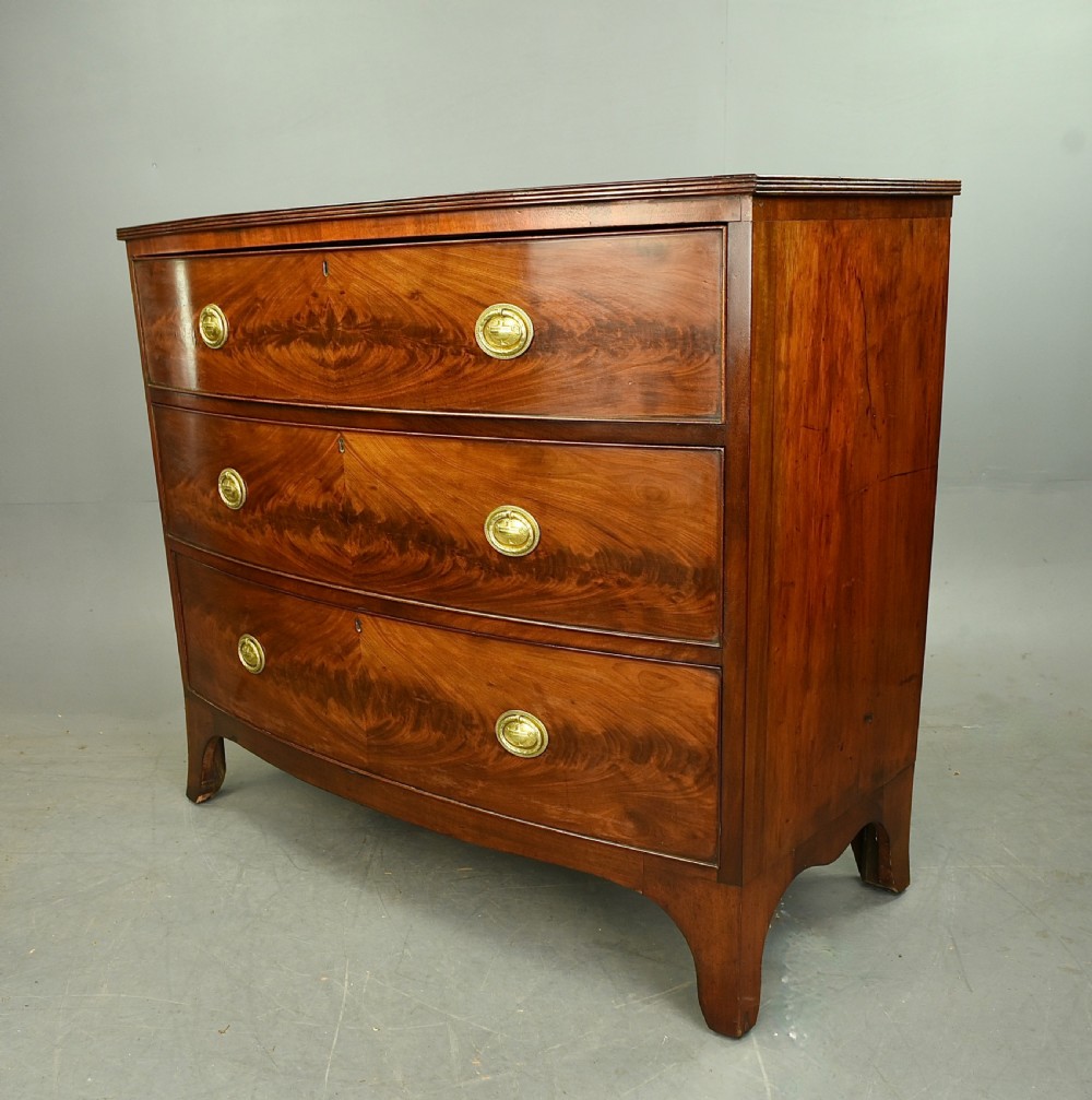 Victorian mahogany bow front chest of drawers 