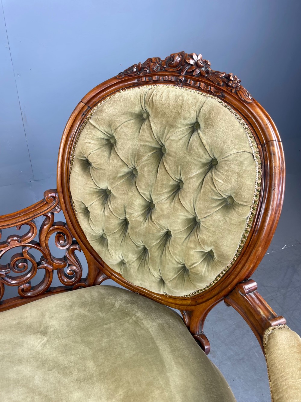 Victorian walnut chaise longue  View III