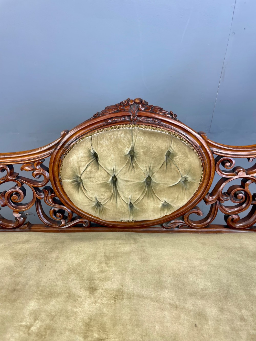 Victorian walnut chaise longue  View VI
