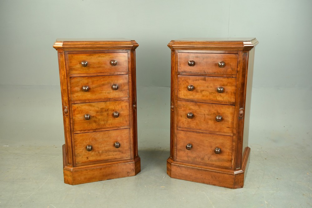 Pair of Regency mahogany bedside chests of drawers 
