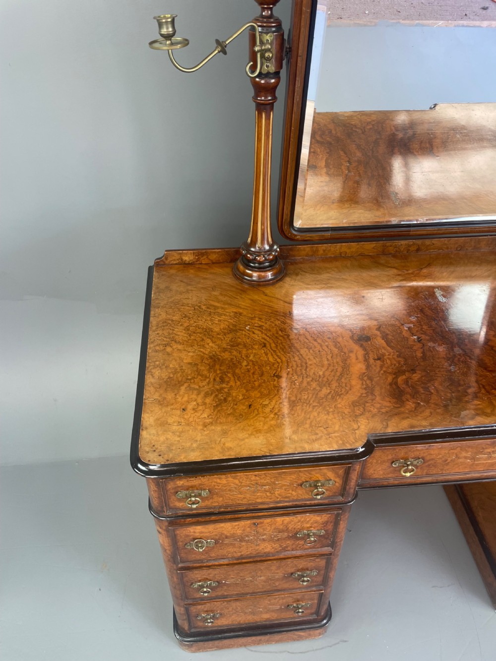 Victorian burr walnut pedestal dressing table  View IX