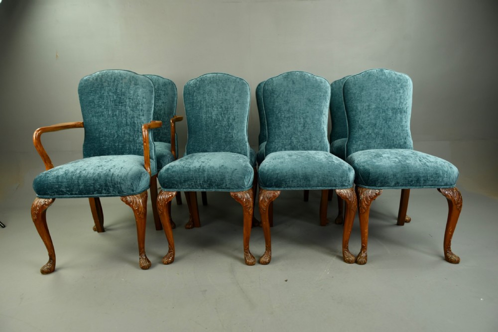 Set of eight walnut Queen Anne style dining chairs by Epstein 