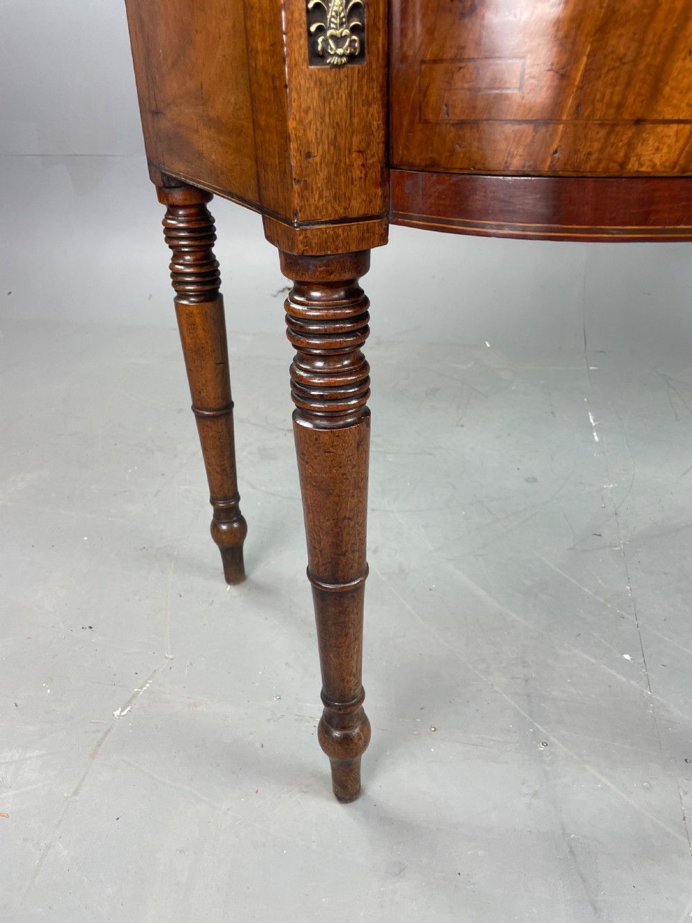Georgian mahogany sideboard  View XIV