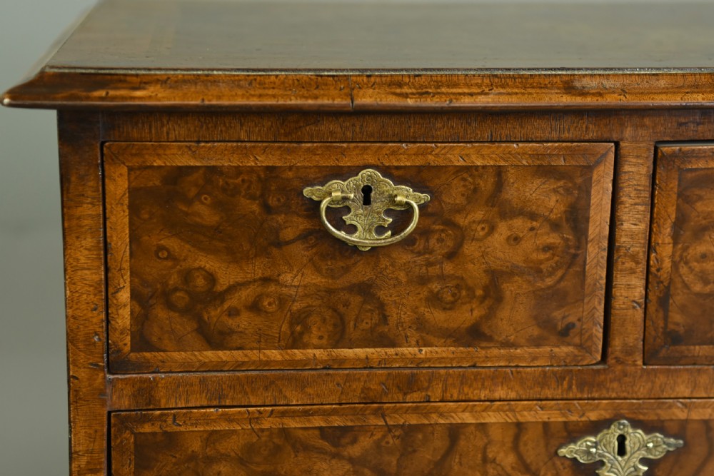 Small Georgian walnut chest of drawers  View V