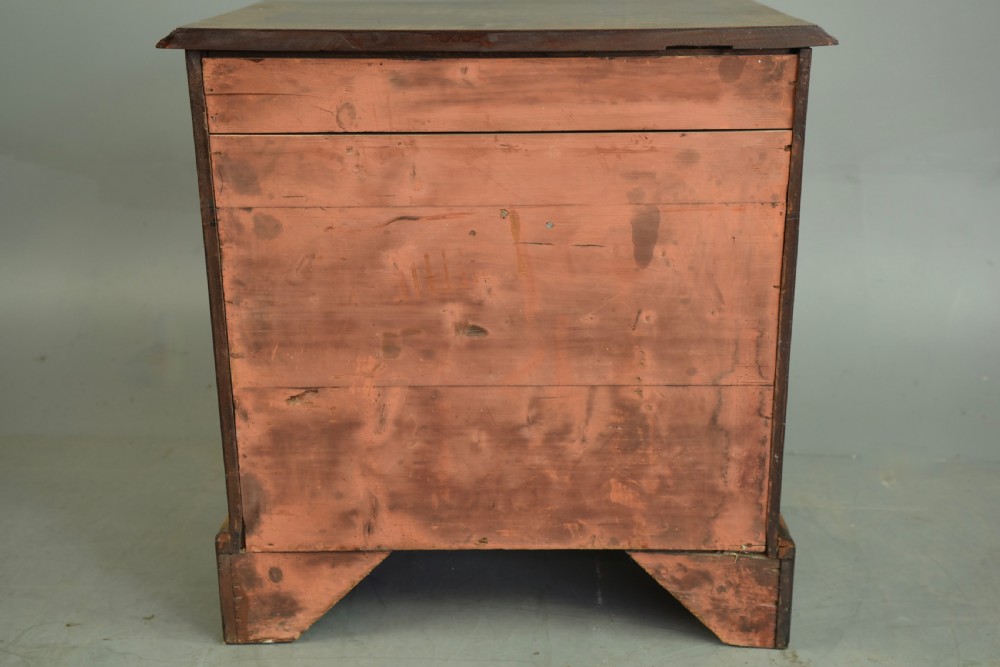 Small Georgian walnut chest of drawers  View X