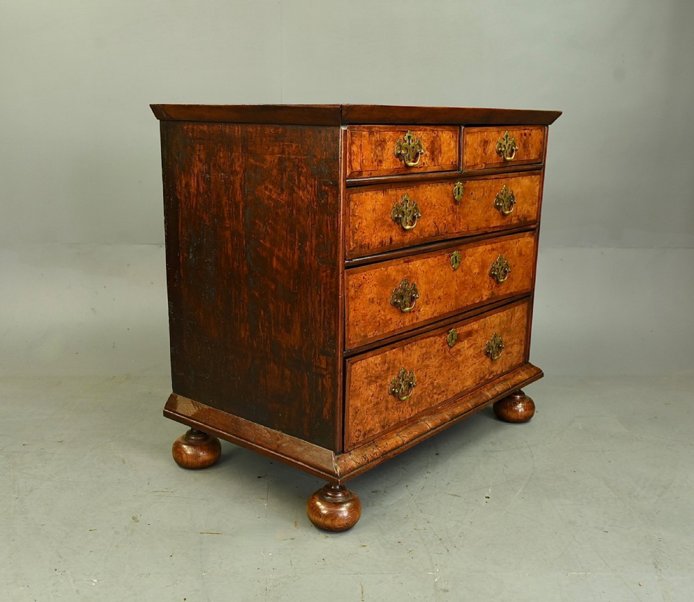 18th century burr walnut chest of drawers  View III