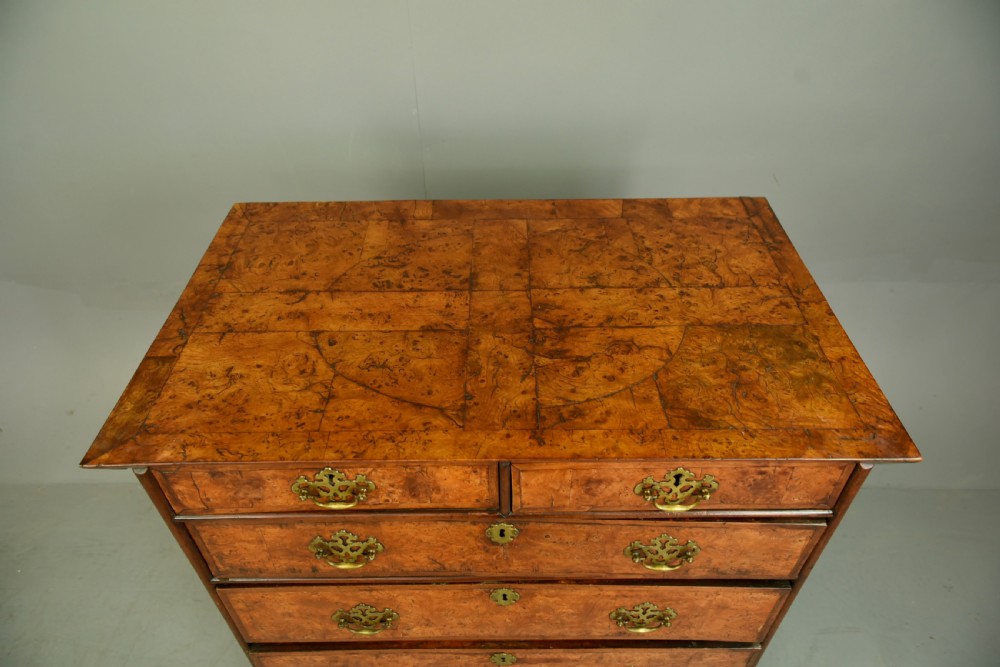 18th century burr walnut chest of drawers  View IV
