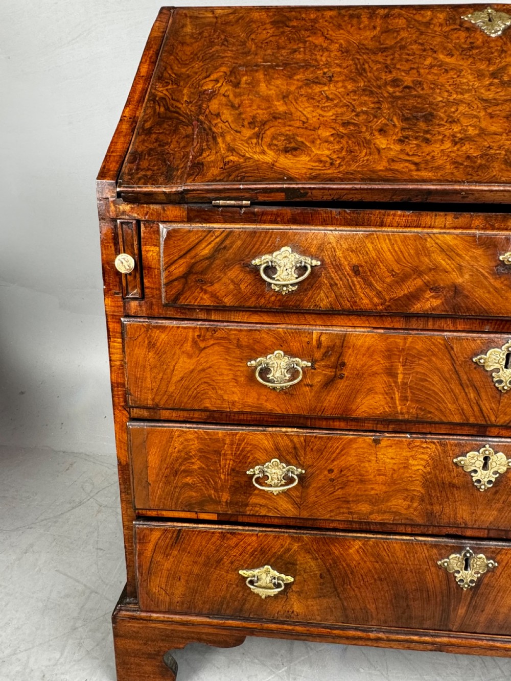 Georgian burr walnut bureau  View VIII