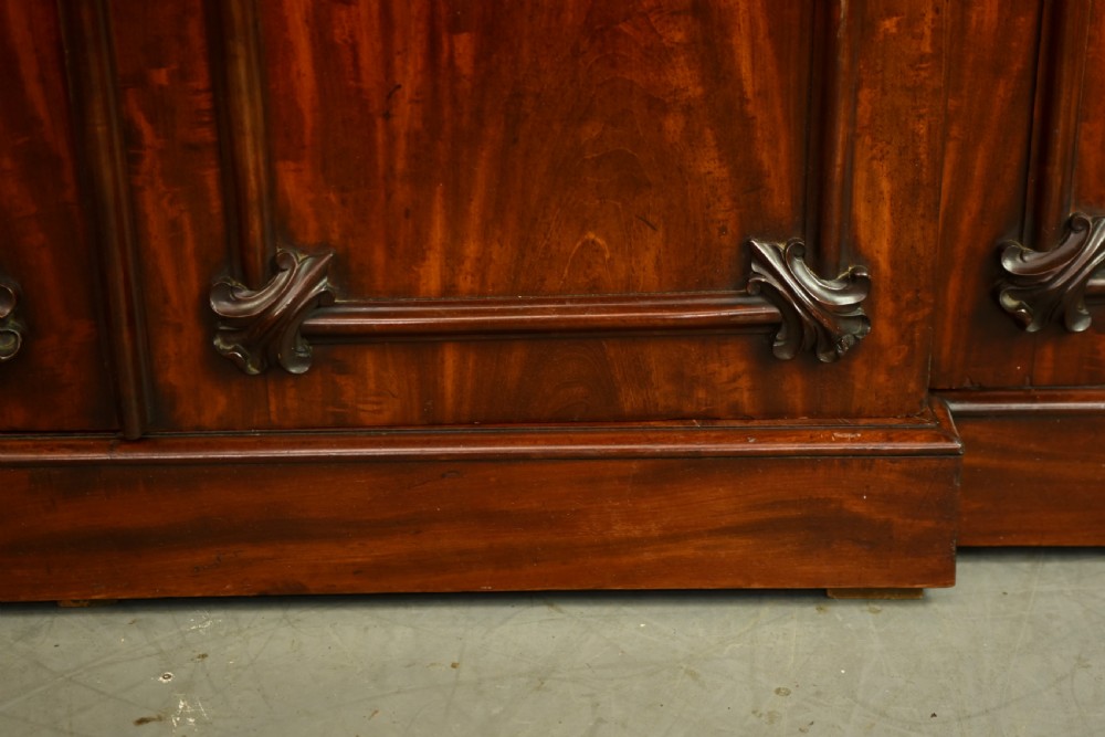 Large 19th century regency breakfront wardrobe  View VI