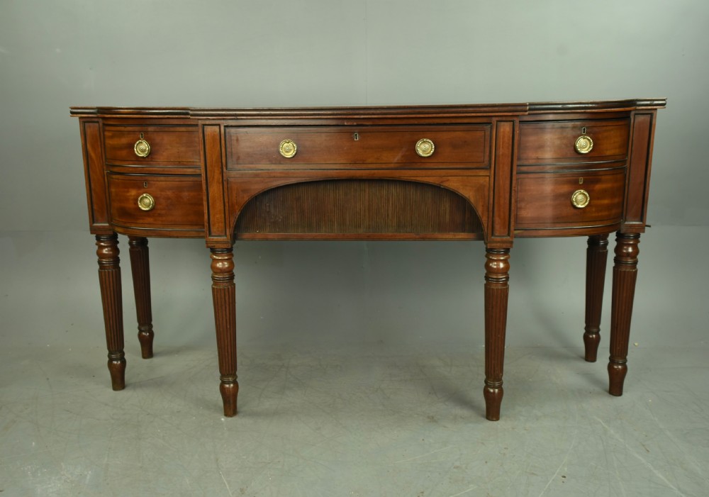 Georgian mahogany sideboard 