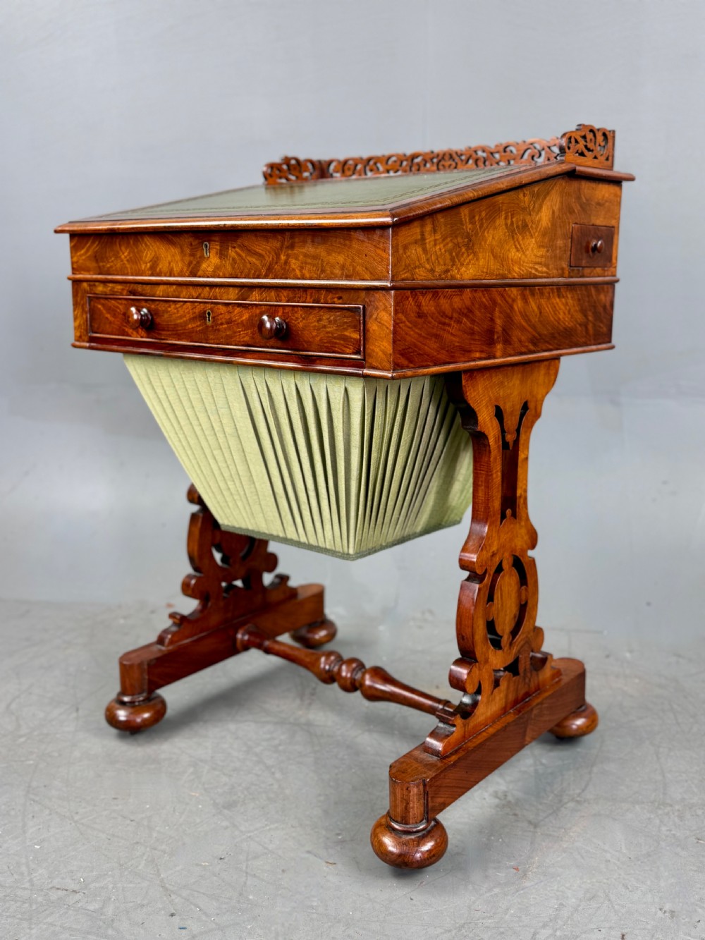 Victorian walnut Davenport work desk 