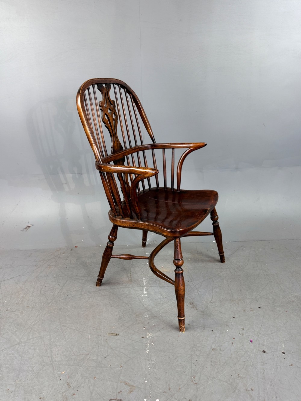 antique Windsor fireside arm chair View IV